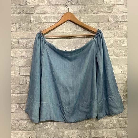 3/$30 _ RACHEL ROY | Blue Bell Sleeve Off the Shoulder Top - chambray -Large - Picture 1 of 7
